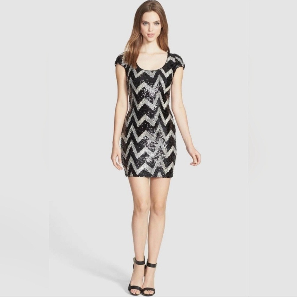 Dress The Population Sequin Mini Dress Women Size M Black‎ Silver NWT
